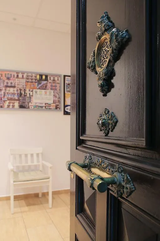 Hostal Balkonis Барселона Гостевой дом