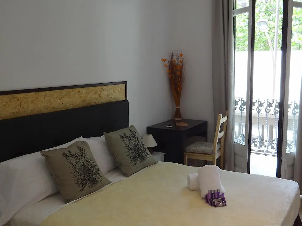 Hostal Balkonis Барселона Гостевой дом
